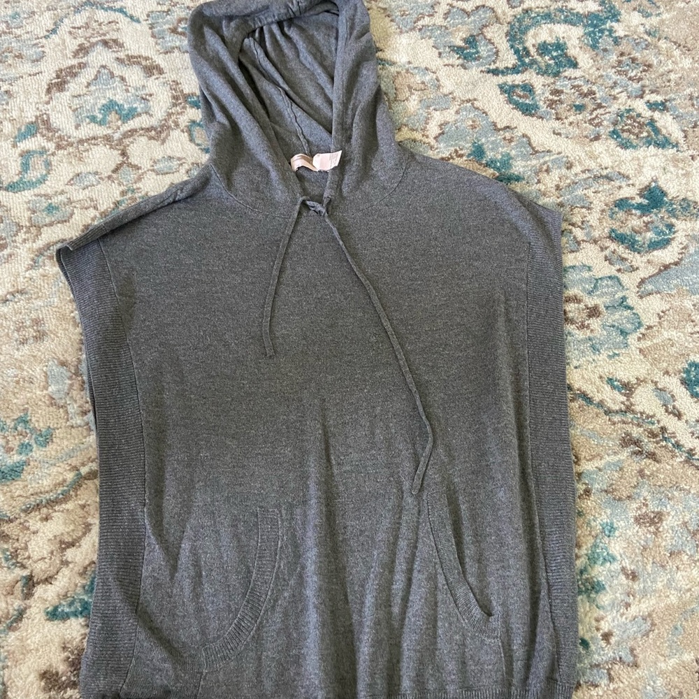 Forever 21 Sleeveless Sweater